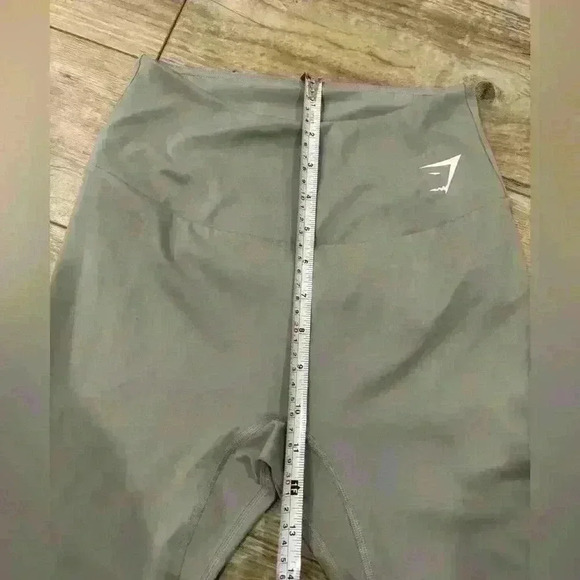 Gymshark light grey active leggings size medium - Picture 2 of 7